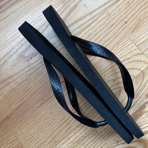 Havaianas  black summer thong sandals,soft rubber US 11 -12 W 9 - 10 M EU 41-42 - Picture 6 of 8